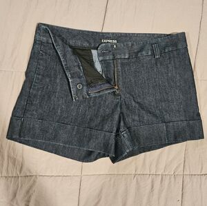 Express Dark Wash denim shorts - 6